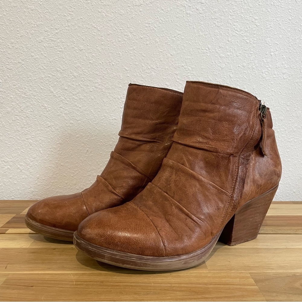 Sofft Gable Burnished 2 1/2" Heeled Zip-Up Leather Boots/Booties Size 8.5 Womens